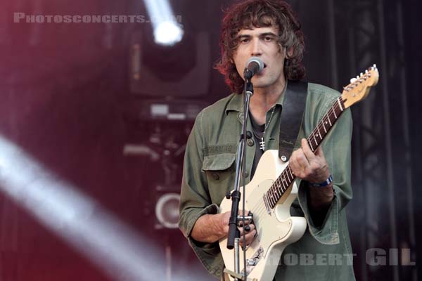 THE PROPER ORNAMENTS - 2017-08-20 - SAINT MALO - Fort de St Pere - Scene des Remparts - Max Oscarnold